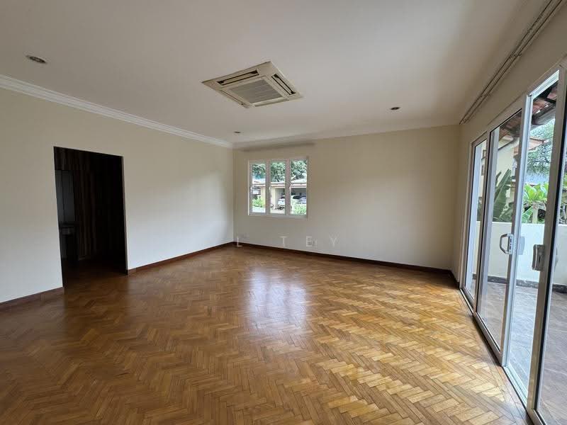 Rumah Banglo untuk Disewa di Seksyen 16 (Petaling Jaya) - YL Tey - Living Room - PropertyGuru.com.my