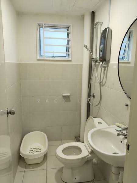 Apartment for Rent at D'Kristal - Zack Lee - Master Bathroom - PropertyGuru.com.my