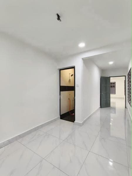 1-storey Terraced House for Sale in Taman Johor Jaya (Johor Bahru) - JAN AU - Corridor - PropertyGuru.com.my