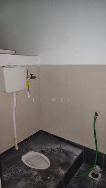 Kedai untuk Disewa di Taman Ungku Tun Aminah (Skudai) - Li Wei - Bathroom - PropertyGuru.com.my