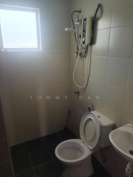 Apartment for Rent at Suria @ Hijau E-Komuniti - Tommy Gan - Bathroom - PropertyGuru.com.my