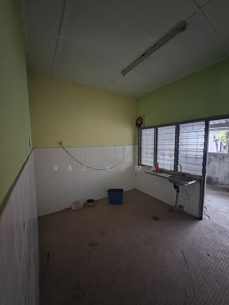 Rumah Teres 1-Tingkat untuk Dijual di Puchong Perdana (Selangor) - Raj Kumar - Kitchen - PropertyGuru.com.my