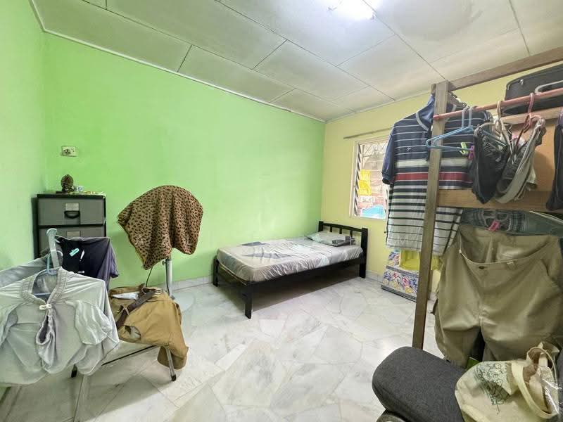 Flat for Sale at Seksyen 4 Wangsa Maju Flat - Azli Ibrahim - Bedroom - PropertyGuru.com.my