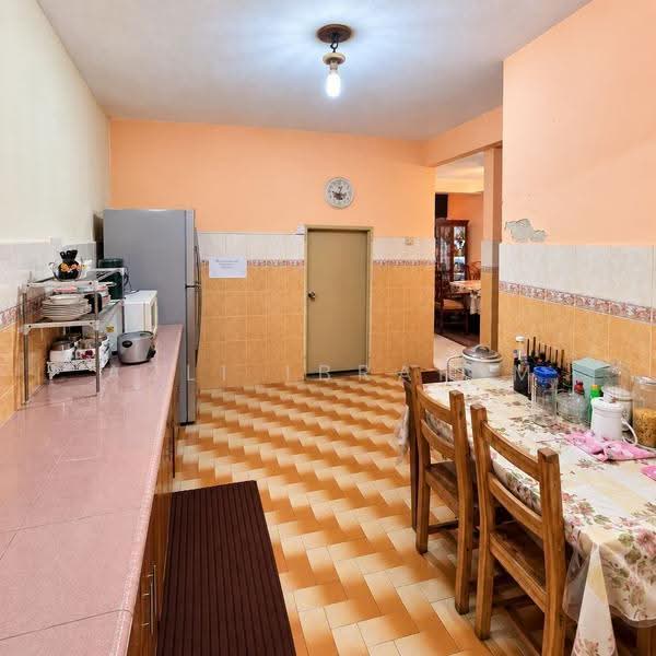 2-storey Terraced House for Sale in Au 2 (Ulu Kelang) - Azli Ibrahim - Kitchen - PropertyGuru.com.my