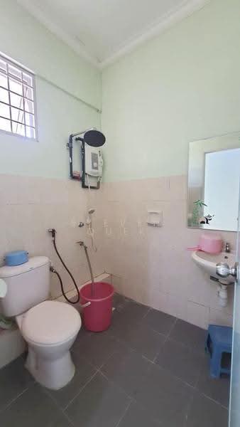 Rumah Teres 2-Tingkat untuk Dijual di Penampang (Sabah) - Steven Quek - Bathroom - PropertyGuru.com.my