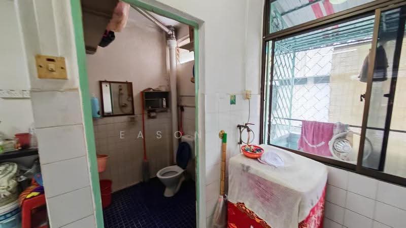 Flat for Sale at Taman Terubong Jaya - Eason Tan - Bathroom - PropertyGuru.com.my