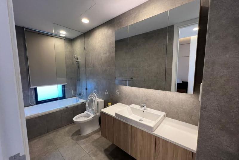 Kediaman Servis untuk Dijual di Kami - Lucas Lim - Bathroom - PropertyGuru.com.my