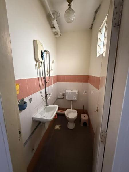 Apartment for Rent at Mentari Court - Yee Cheak Chen - Bathroom - PropertyGuru.com.my