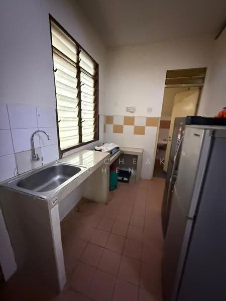 Apartment for Rent at Mentari Court - Yee Cheak Chen - Kitchen - PropertyGuru.com.my