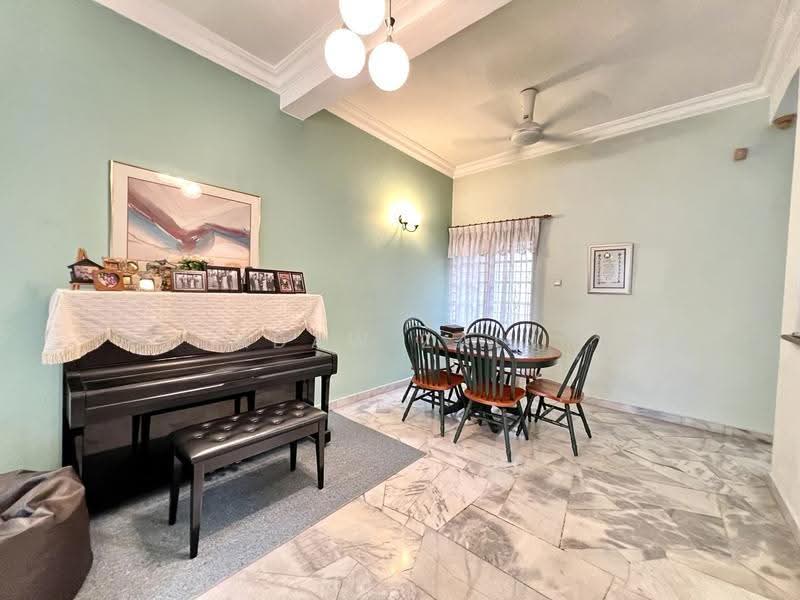 2-storey Terraced House for Sale in Seksyen 13 (Shah Alam) - Adaw Zain - Dining Room - PropertyGuru.com.my