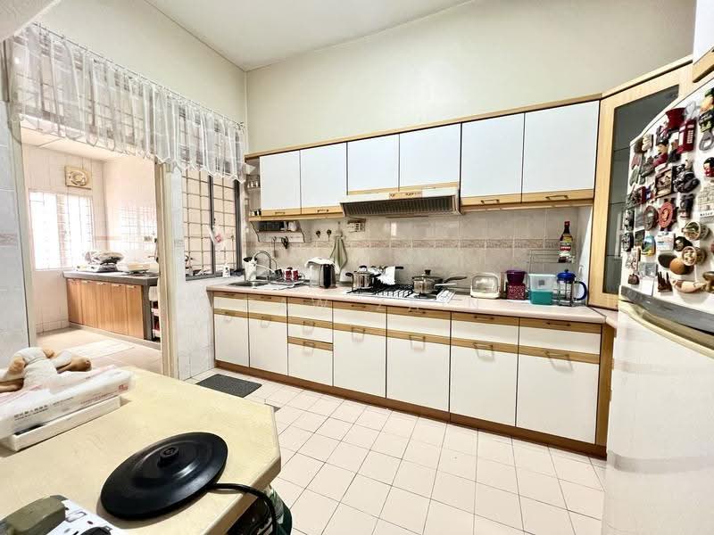 2-storey Terraced House for Sale in Seksyen 13 (Shah Alam) - Adaw Zain - Kitchen - PropertyGuru.com.my