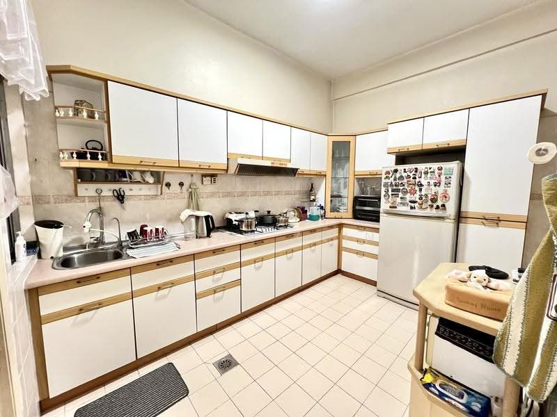 2-storey Terraced House for Sale in Seksyen 13 (Shah Alam) - Adaw Zain - Kitchen - PropertyGuru.com.my