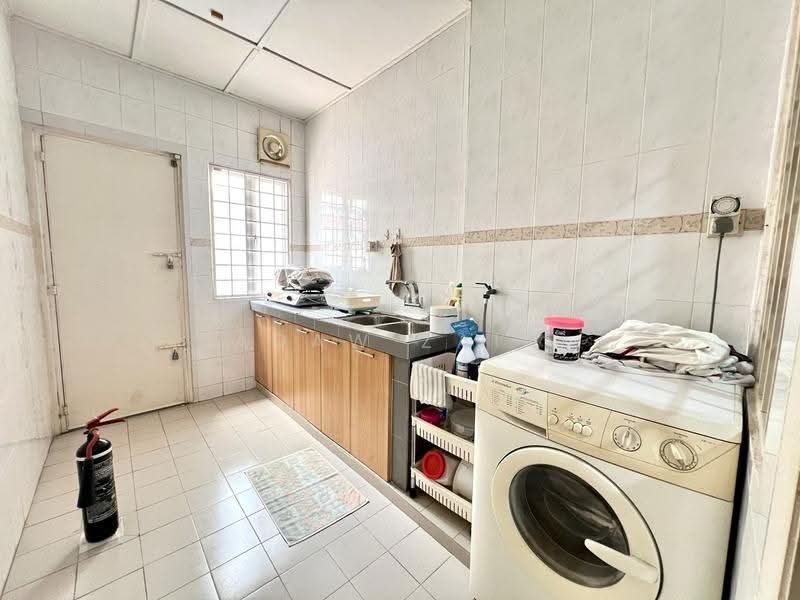 2-storey Terraced House for Sale in Seksyen 13 (Shah Alam) - Adaw Zain - Kitchen - PropertyGuru.com.my
