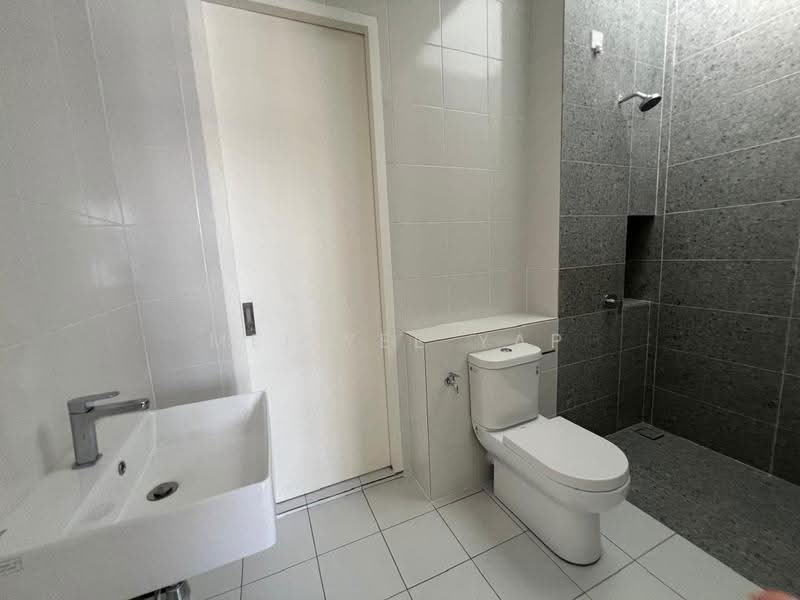 Rumah Teres 2-Tingkat untuk Dijual di Eco Majestic (Semenyih) - Mei Yee Yap - Bathroom - PropertyGuru.com.my