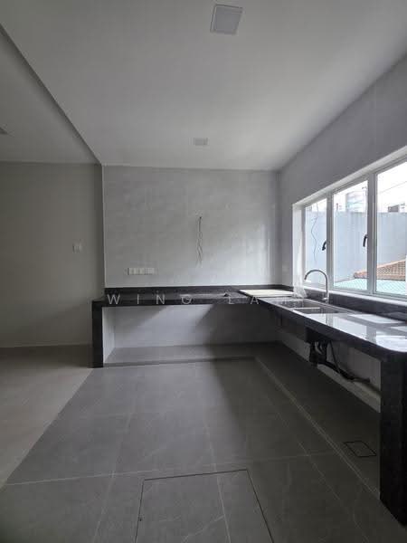 2-storey Terraced House for Sale in Bandar Baru Sri Petaling (Sri Petaling) - Wing Lam - Kitchen - PropertyGuru.com.my