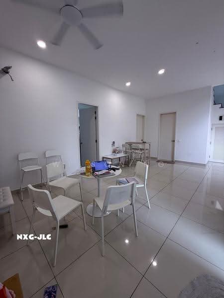 Rumah Teres 2-Tingkat untuk Dijual di Setia Alam (Selangor) - Wilson Ng - Living Room - PropertyGuru.com.my