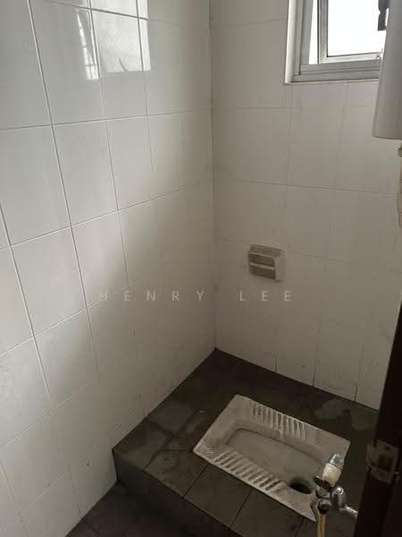 Shop / Office for Rent in Kajang (Selangor) - Henry Lee - Bathroom - PropertyGuru.com.my