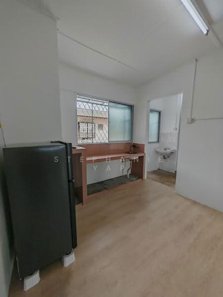 Flat for Sale at Flat Taman Ungku Tun Aminah - Stephanie Yap - Kitchen - PropertyGuru.com.my