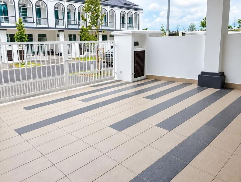 Rumah Teres 2-Tingkat untuk Dijual di Eco Majestic (Semenyih) - CK Law - Exterior - PropertyGuru.com.my