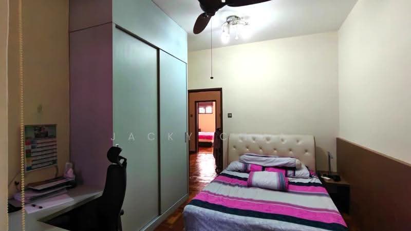Rumah Teres 2-Tingkat untuk Dijual di Taman Perling (Perling) - Jacky Chua - Bedroom - PropertyGuru.com.my