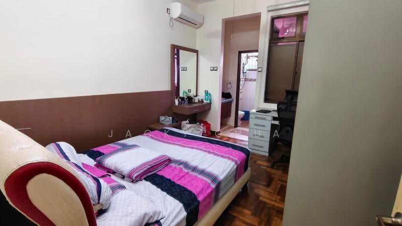Rumah Teres 2-Tingkat untuk Dijual di Taman Perling (Perling) - Jacky Chua - Bedroom - PropertyGuru.com.my