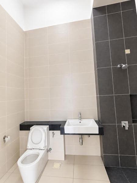 Rumah Teres 2-Tingkat untuk Dijual di Eco Majestic (Semenyih) - CK Law - Bathroom - PropertyGuru.com.my