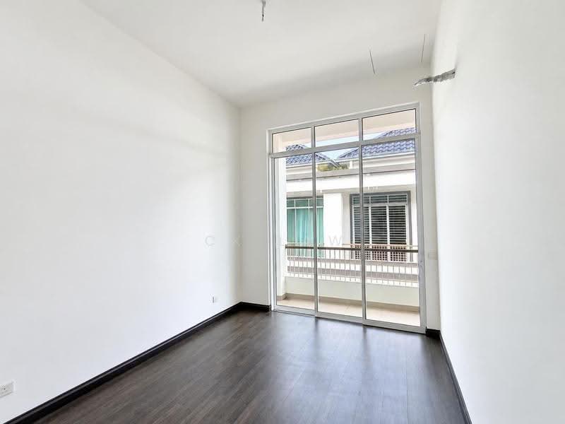 Rumah Teres 2-Tingkat untuk Dijual di Eco Majestic (Semenyih) - CK Law - Balcony - PropertyGuru.com.my