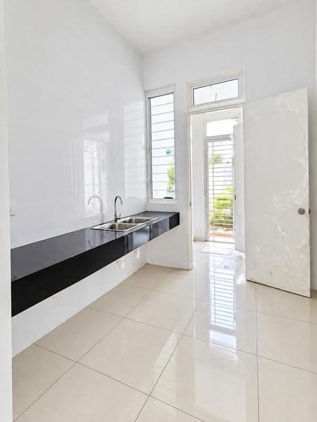 Rumah Teres 2-Tingkat untuk Dijual di Eco Majestic (Semenyih) - CK Law - Kitchen - PropertyGuru.com.my