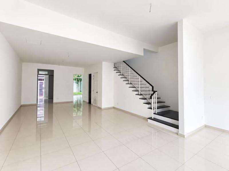 Rumah Teres 2-Tingkat untuk Dijual di Eco Majestic (Semenyih) - CK Law - Living Room - PropertyGuru.com.my