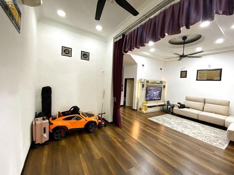 2.5-storey Terraced House for Sale in Ukay Perdana (Ulu Kelang) - Azli Ibrahim - Living Room - PropertyGuru.com.my