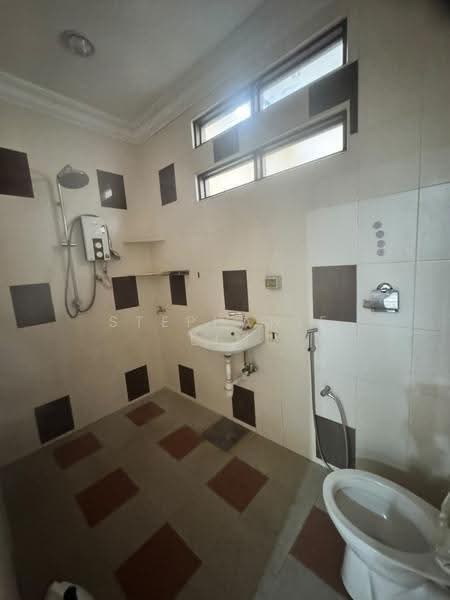 1-storey Terraced House for Sale in Gelugor (Penang) - Stephanie Lim - Bathroom - PropertyGuru.com.my