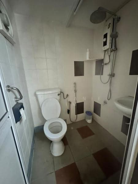 1-storey Terraced House for Sale in Gelugor (Penang) - Stephanie Lim - Bathroom - PropertyGuru.com.my