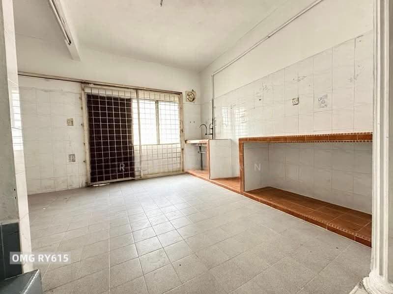 2-storey Terraced House for Sale in Taman Desawan (Klang) - Rylin Tan - Kitchen - PropertyGuru.com.my