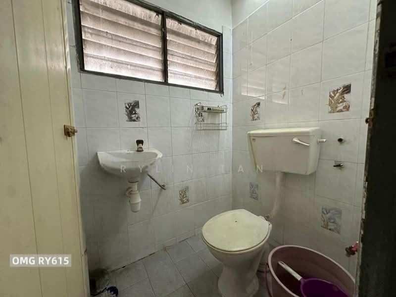 2-storey Terraced House for Sale in Taman Desawan (Klang) - Rylin Tan - Bathroom - PropertyGuru.com.my
