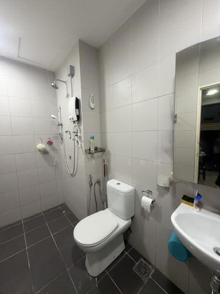 Service Residence for Sale at Meridin Suites @ The Meridin - Tycia Law - Bathroom - PropertyGuru.com.my
