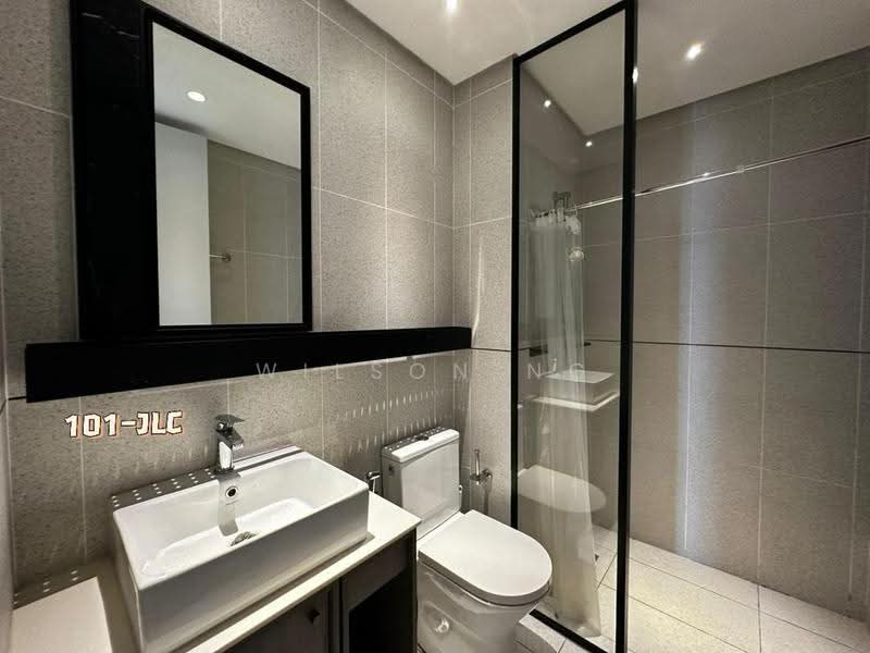 Service Residence for Sale at Millerz Square Serviced Residence - Wilson Ng - Bathroom - PropertyGuru.com.my