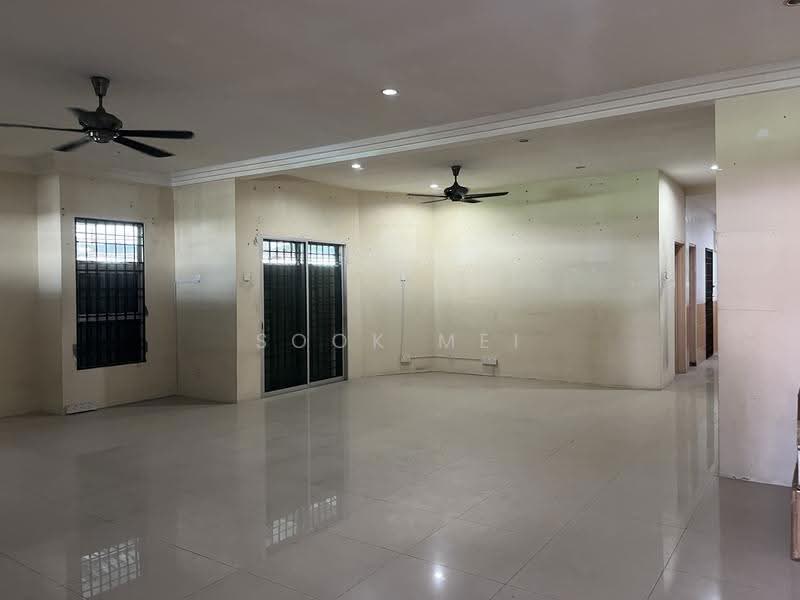 Rumah Berkembar untuk Dijual di Ipoh (Perak) - Sook Mei - Living Room - PropertyGuru.com.my