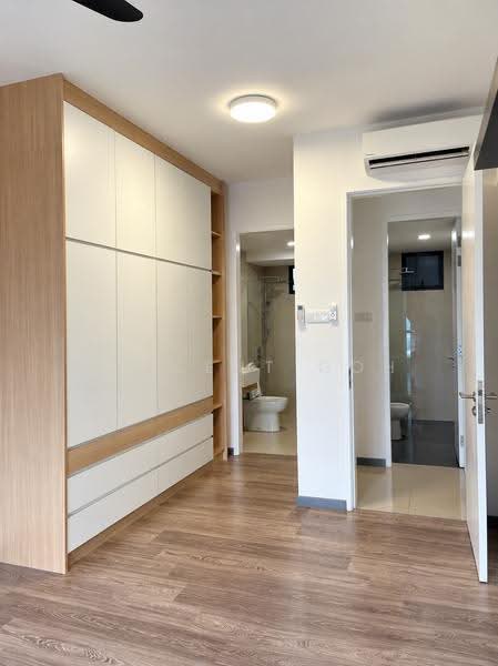 Service Residence for Sale at United Point (Residensi Berpadu) - Vincent Goh - Bathroom - PropertyGuru.com.my