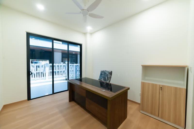 Semi-Detached House for Sale in Shah Alam (Selangor) - Clement Yew - Study - PropertyGuru.com.my
