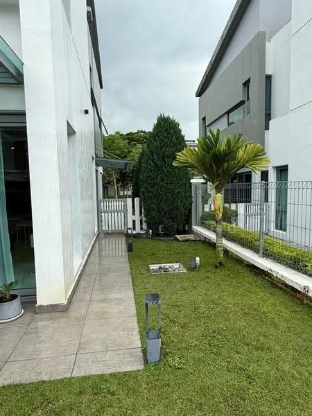 Rumah Berkembar untuk Dijual di Taman Molek (Johor Bahru) - Janice Teo - Exterior - PropertyGuru.com.my