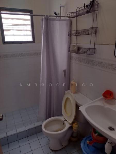 2-storey Terraced House for Sale in Ampang Hilir (Ampang) - Ambrose Too - Bathroom - PropertyGuru.com.my