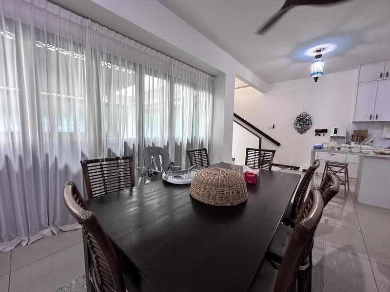 2-storey Terraced House for Sale in Taman Bukit Subang (Shah Alam) - Khairil Anwar Sirajudin - Dining Room - PropertyGuru.com.my