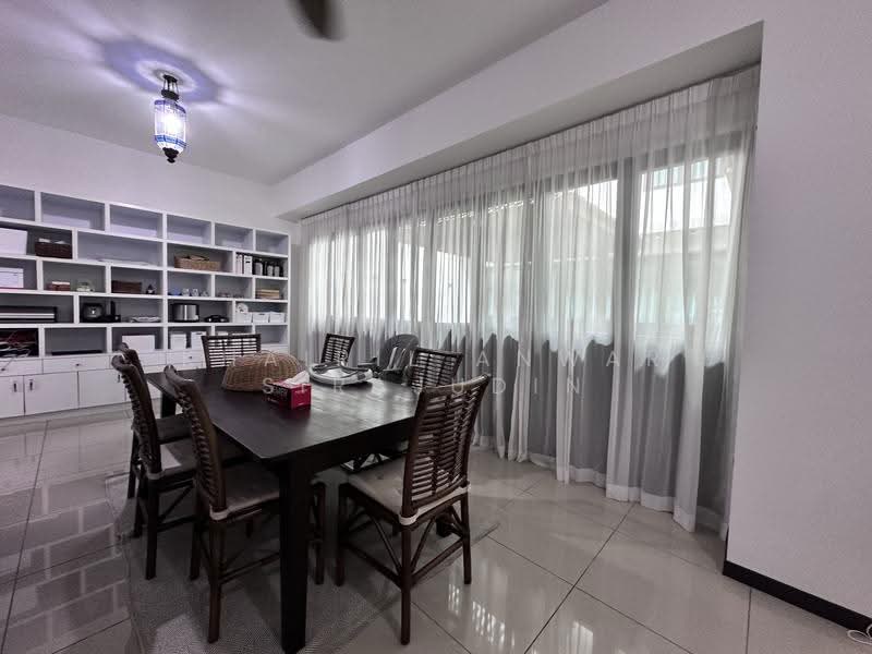 2-storey Terraced House for Sale in Taman Bukit Subang (Shah Alam) - Khairil Anwar Sirajudin - Dining Room - PropertyGuru.com.my