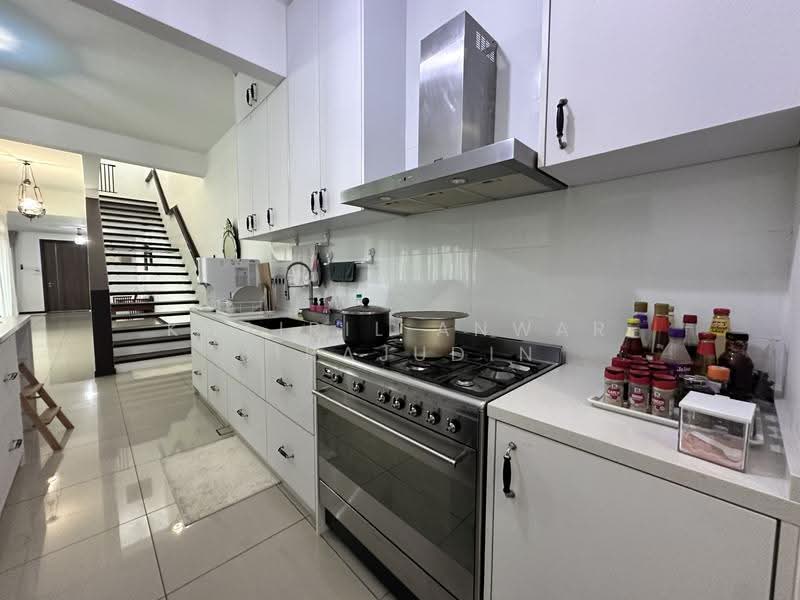 2-storey Terraced House for Sale in Taman Bukit Subang (Shah Alam) - Khairil Anwar Sirajudin - Kitchen - PropertyGuru.com.my