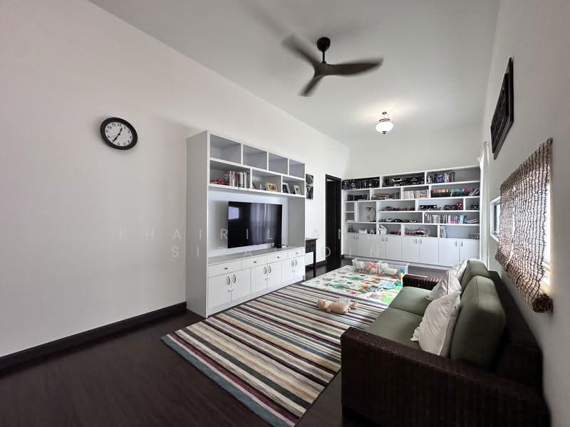 2-storey Terraced House for Sale in Taman Bukit Subang (Shah Alam) - Khairil Anwar Sirajudin - Living Room - PropertyGuru.com.my