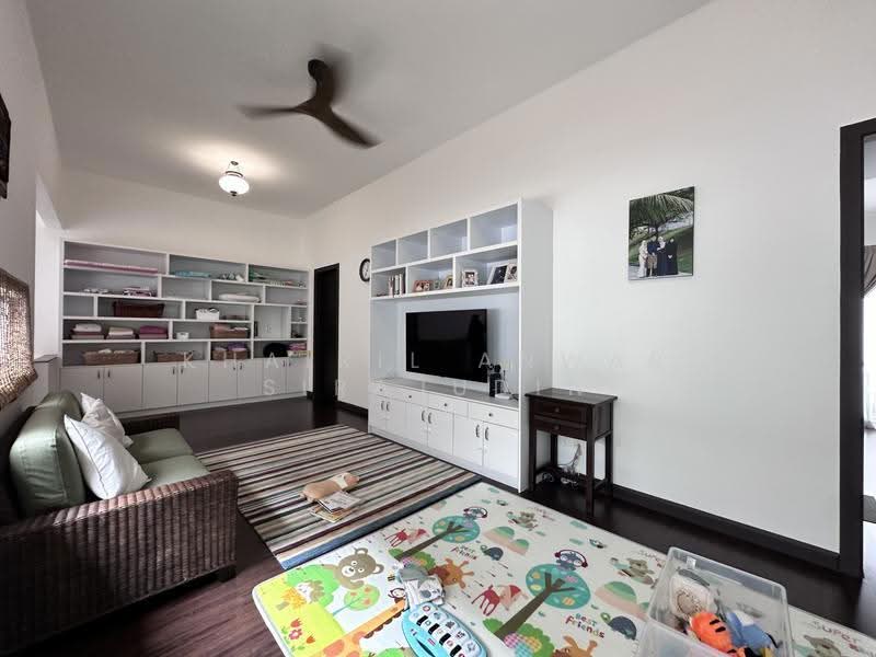 2-storey Terraced House for Sale in Taman Bukit Subang (Shah Alam) - Khairil Anwar Sirajudin - Living Room - PropertyGuru.com.my