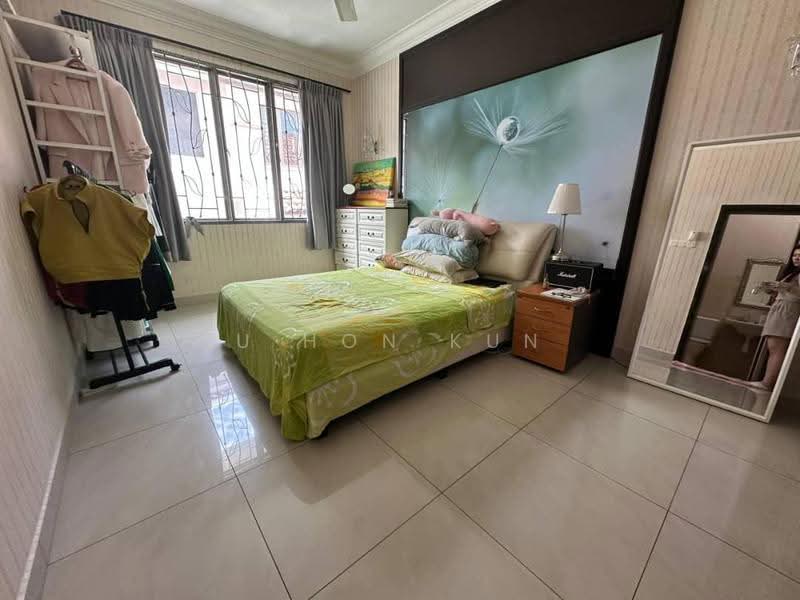 Semi-Detached House for Sale in Taman Impian Emas (Skudai) - U Hon Kun - Bedroom - PropertyGuru.com.my