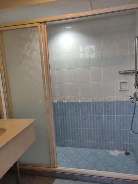 Condominium for Sale at Marina Bay Condominium - Xinnee . - Bathroom - PropertyGuru.com.my