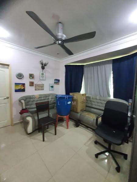 3-storey Terraced House for Rent in Bukit Jambul (Penang) - Stephanie Lim - Living Room - PropertyGuru.com.my