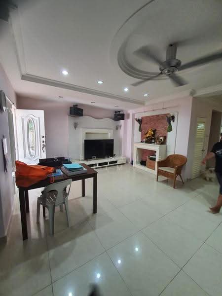 3-storey Terraced House for Rent in Bukit Jambul (Penang) - Stephanie Lim - Living Room - PropertyGuru.com.my